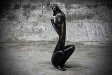 Load image into Gallery viewer, Decorative Abstract Woman Statue